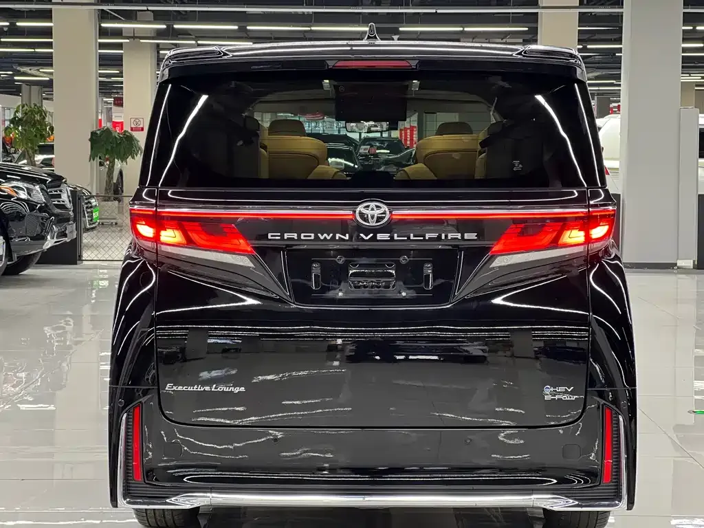 Toyota Vellfire 2023 из CN, фото 8