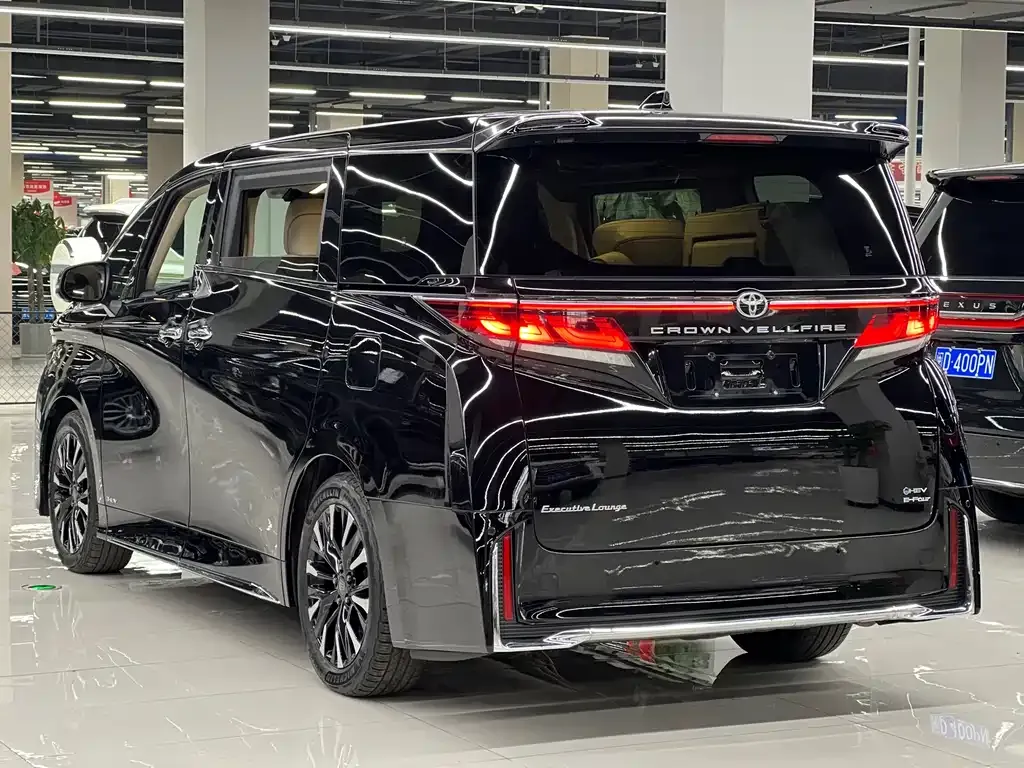 Toyota Vellfire 2023 из CN, фото 3