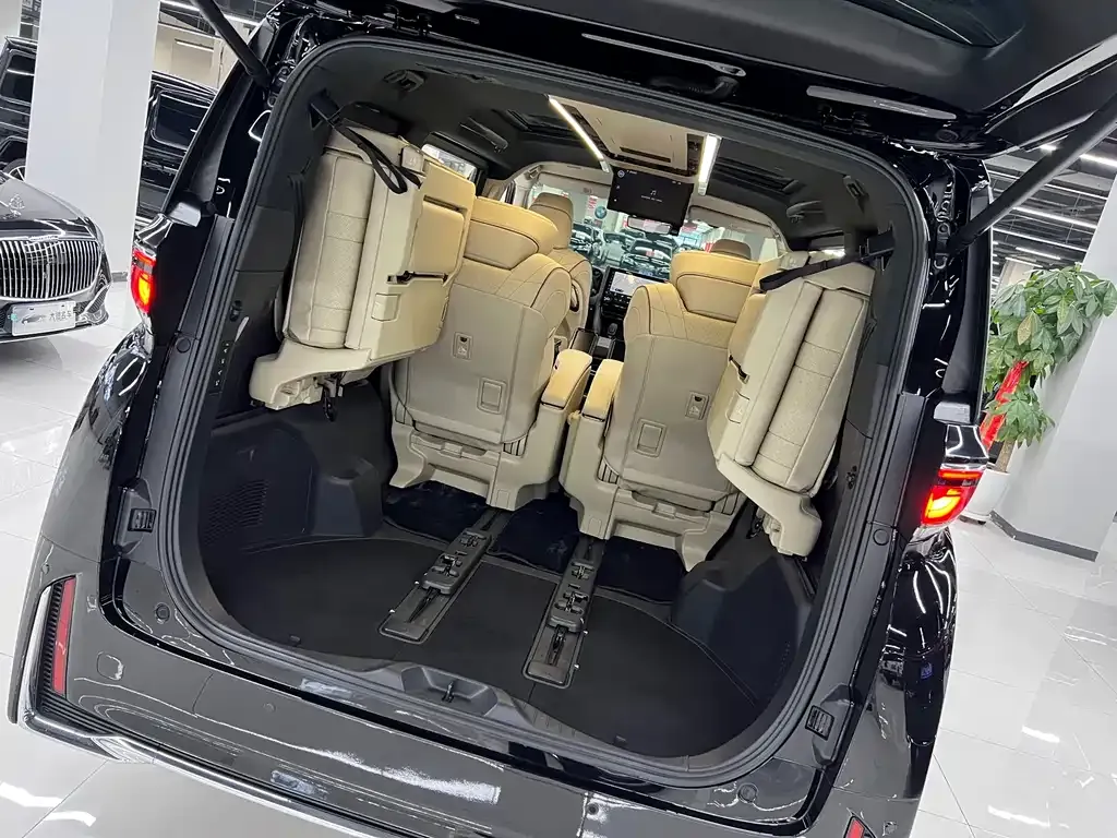 Toyota Vellfire 2023 из CN, фото 5