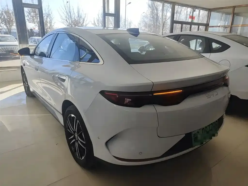 BYD Qin L — фото 9