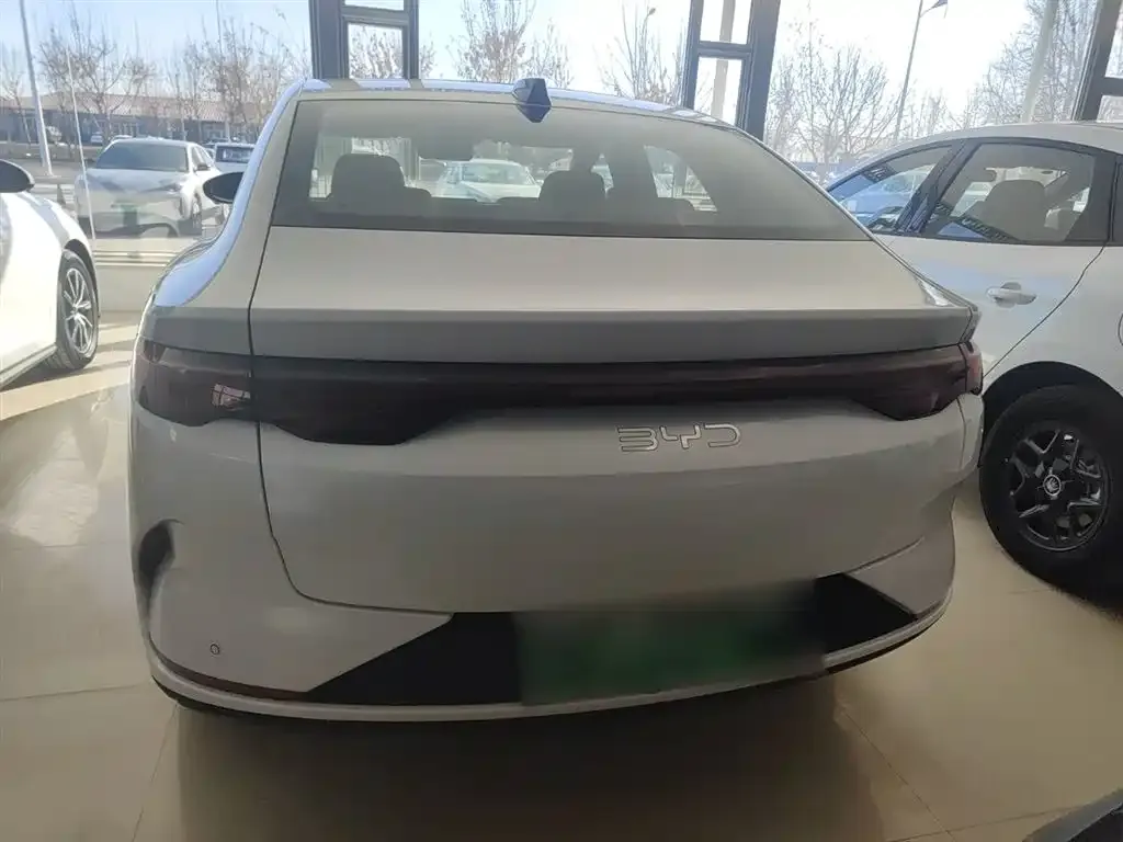 BYD Qin L — фото 7