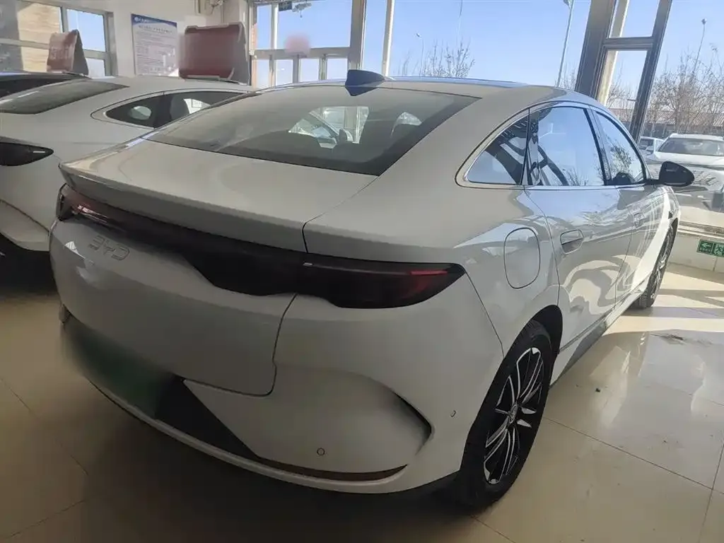 BYD Qin L — фото 6