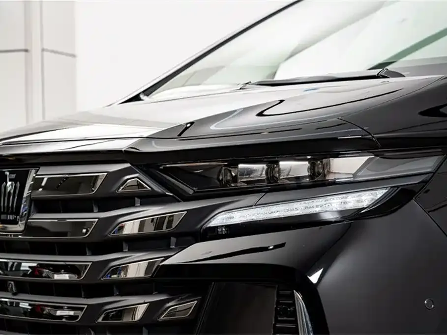 Toyota Vellfire — фото 8
