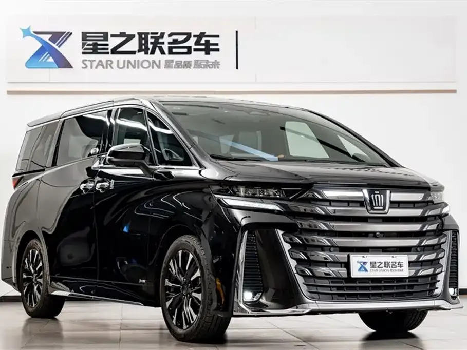 Toyota Vellfire — фото 4