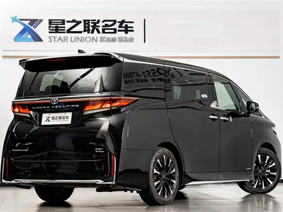 Toyota Vellfire — фото 2