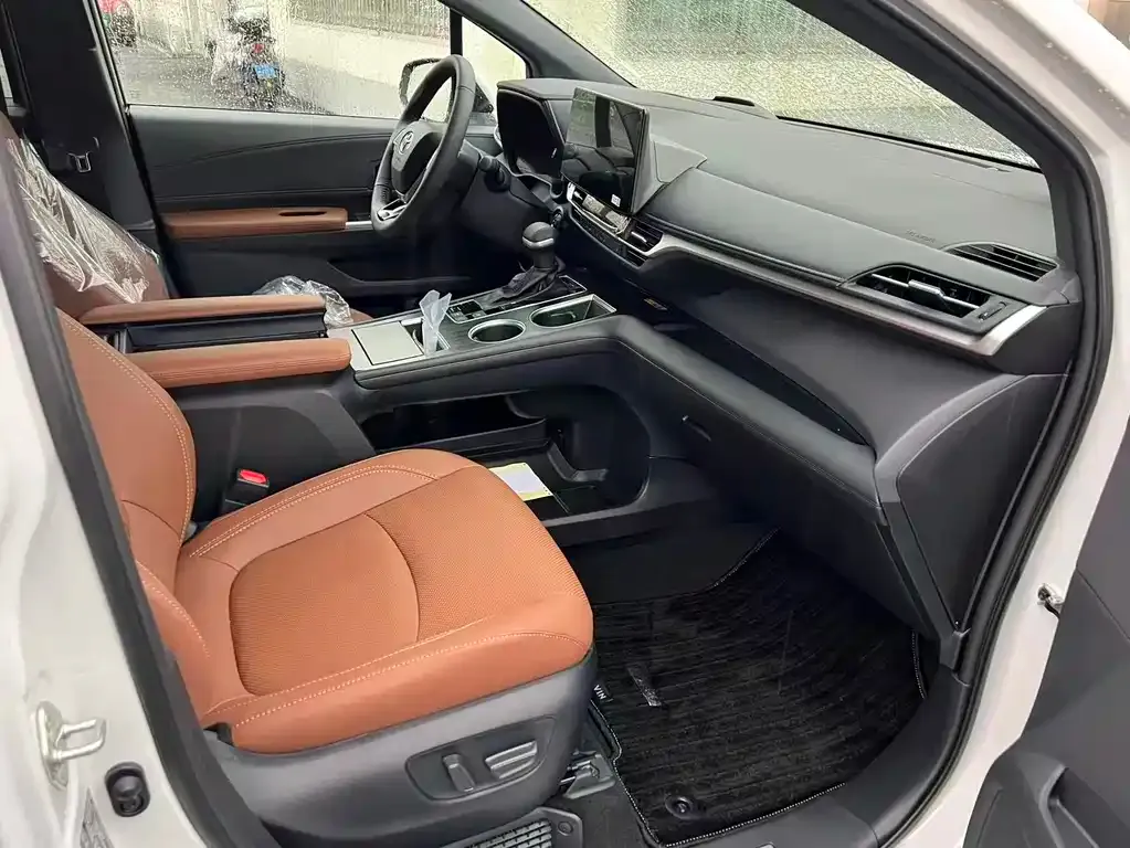 Toyota Granvia 2026 из CN, фото 8