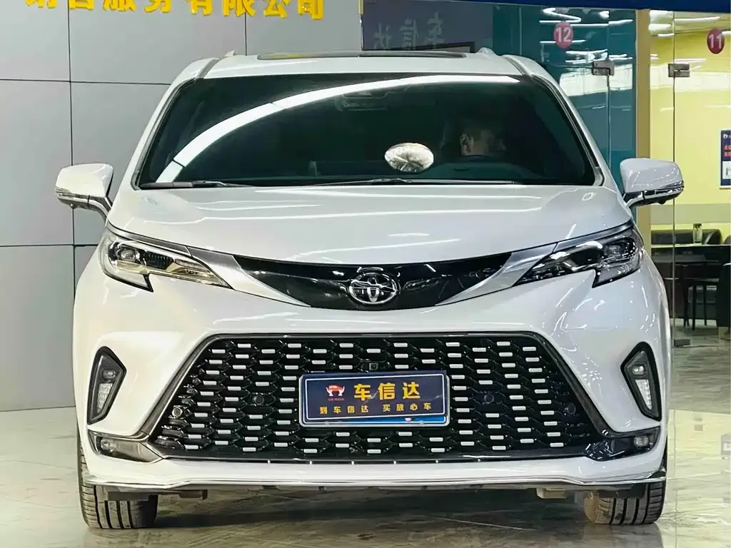 Toyota Granvia 2025 из CN, фото 7