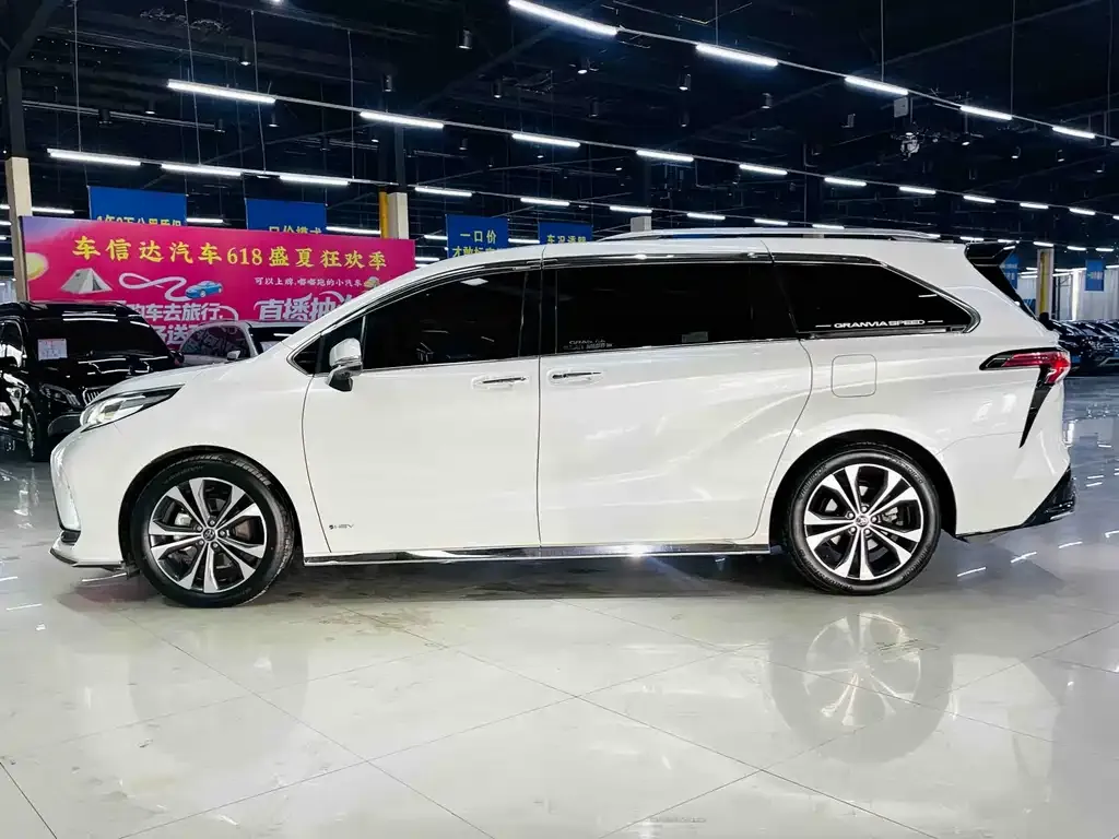 Toyota Granvia 2025 из CN, фото 5