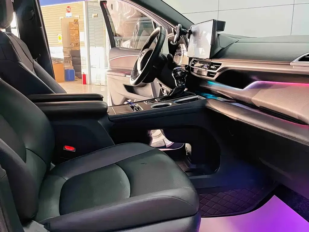 Toyota Granvia 2025 из CN, фото 3