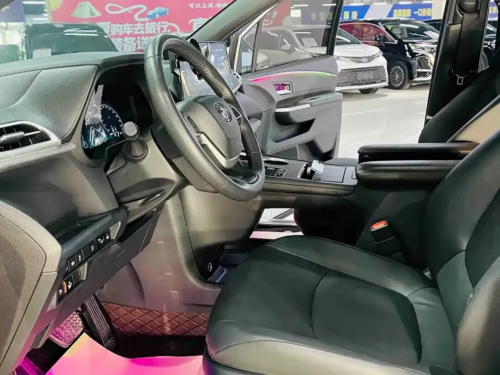 Toyota Granvia 2025 из CN, фото 9