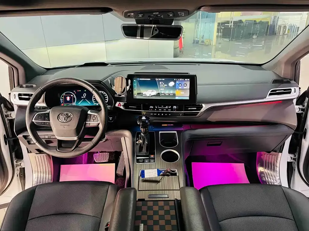 Toyota Granvia 2025 из CN, фото 4