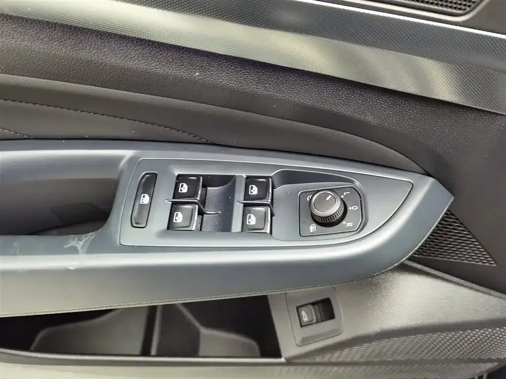 Volkswagen Passat — фото 8