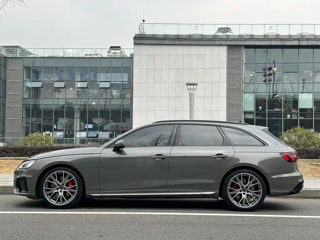 Audi S4 2024 из CN, фото 4