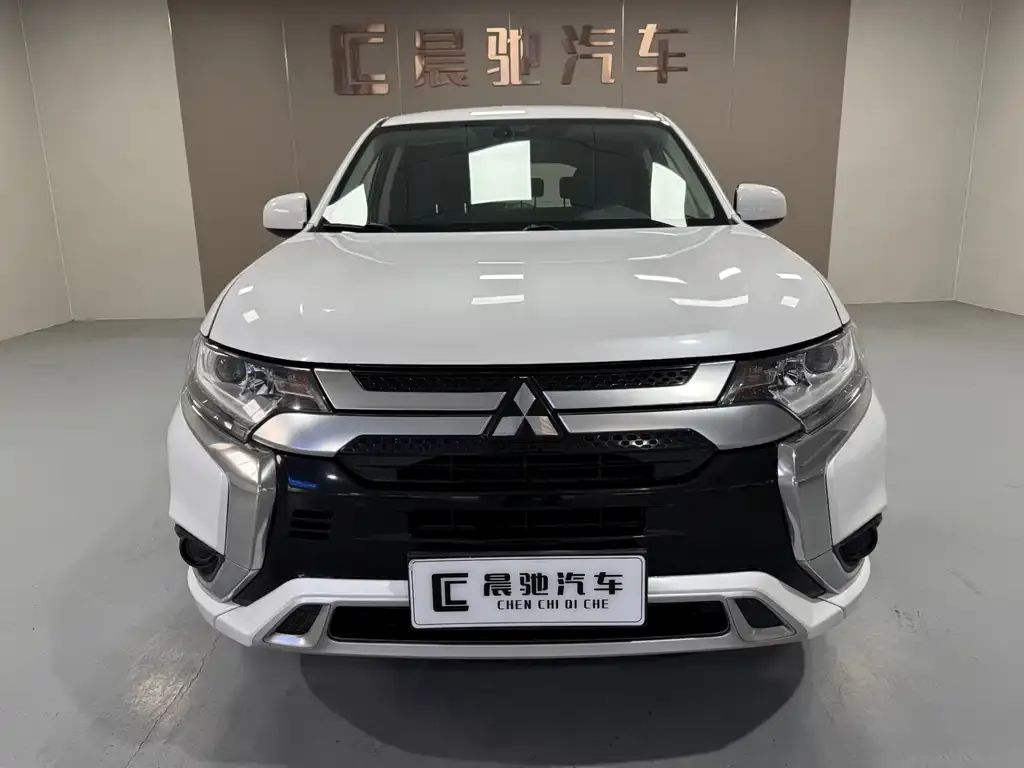 Mitsubishi Outlander — фото 6
