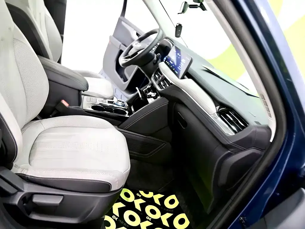 Ford Escape 2023 из CN, фото 8