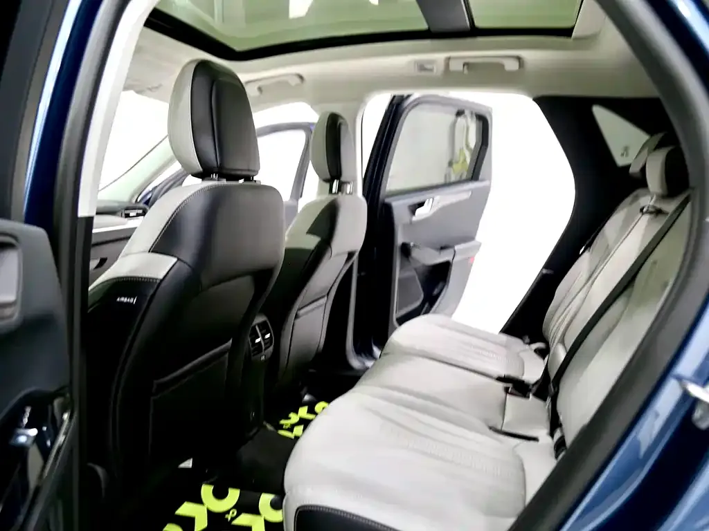 Ford Escape 2023 из CN, фото 7