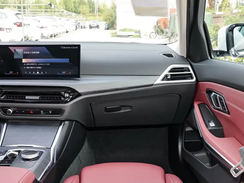 BMW 3 Series 2025 из CN, фото 6