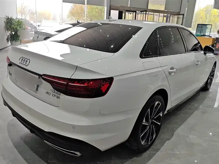Audi A4L 2023 из CN, фото 6