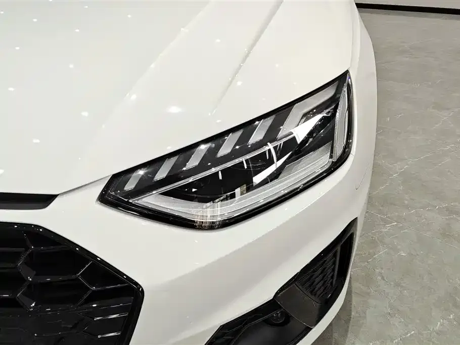 Audi A4L 2023 из CN, фото 7