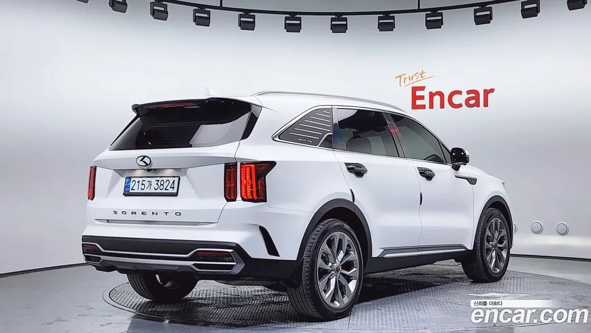 Kia Sorento — фото 7
