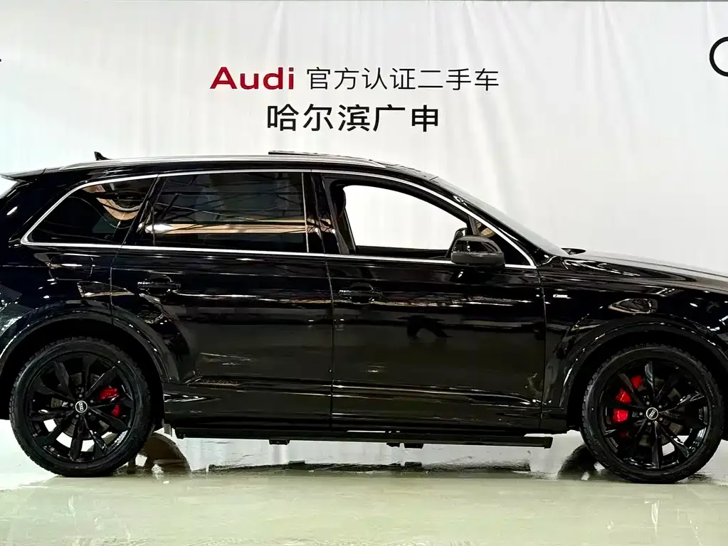 Audi Q7 2023 из CN, фото 8