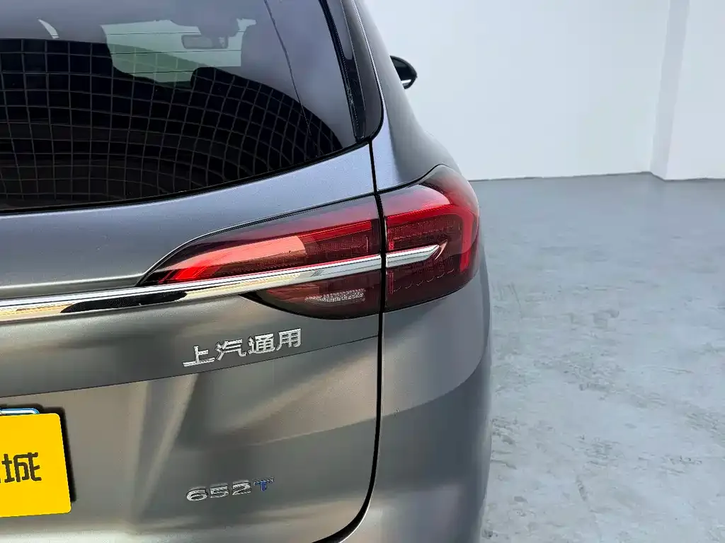 Buick Envision Plus — фото 5