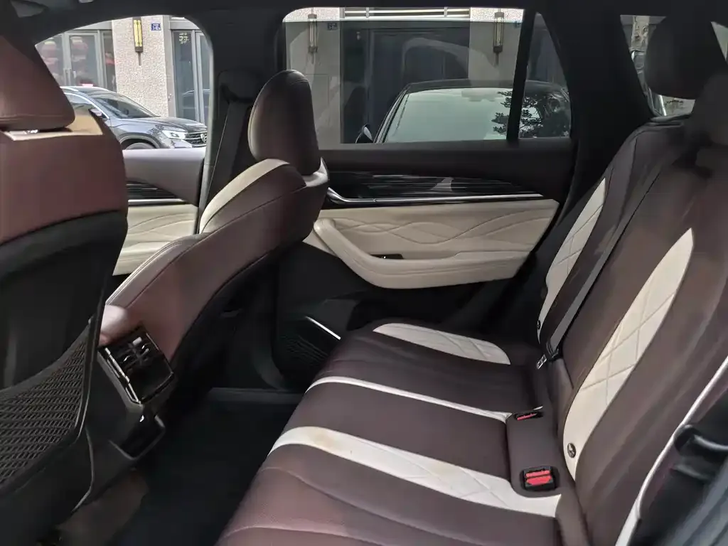 Geely Xingyue L 2022 из CN, фото 2