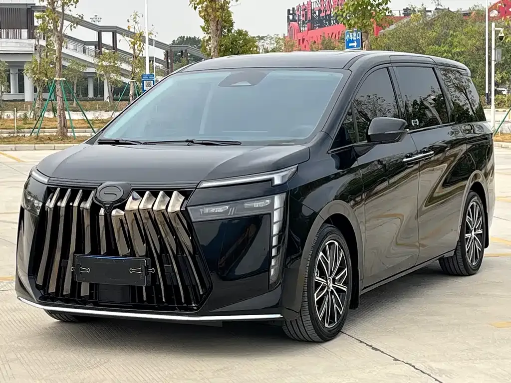 GAC Motor Trumpchi E8 — фото 1