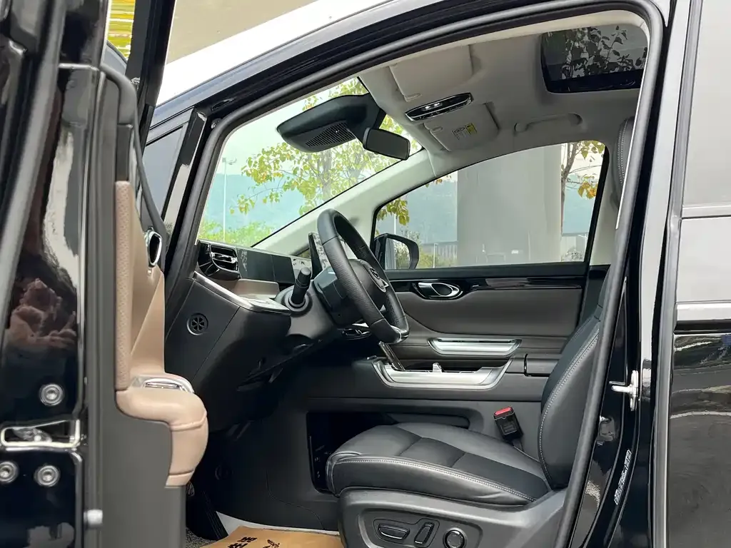 GAC Motor Trumpchi E8 — фото 10