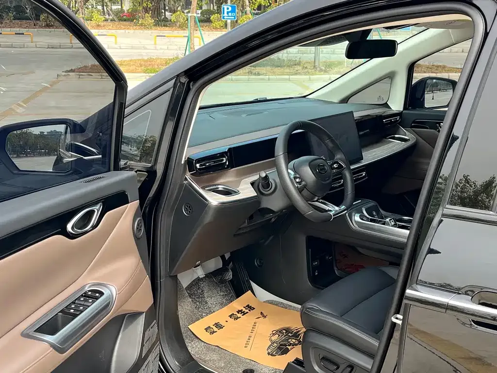 GAC Motor Trumpchi E8 — фото 8
