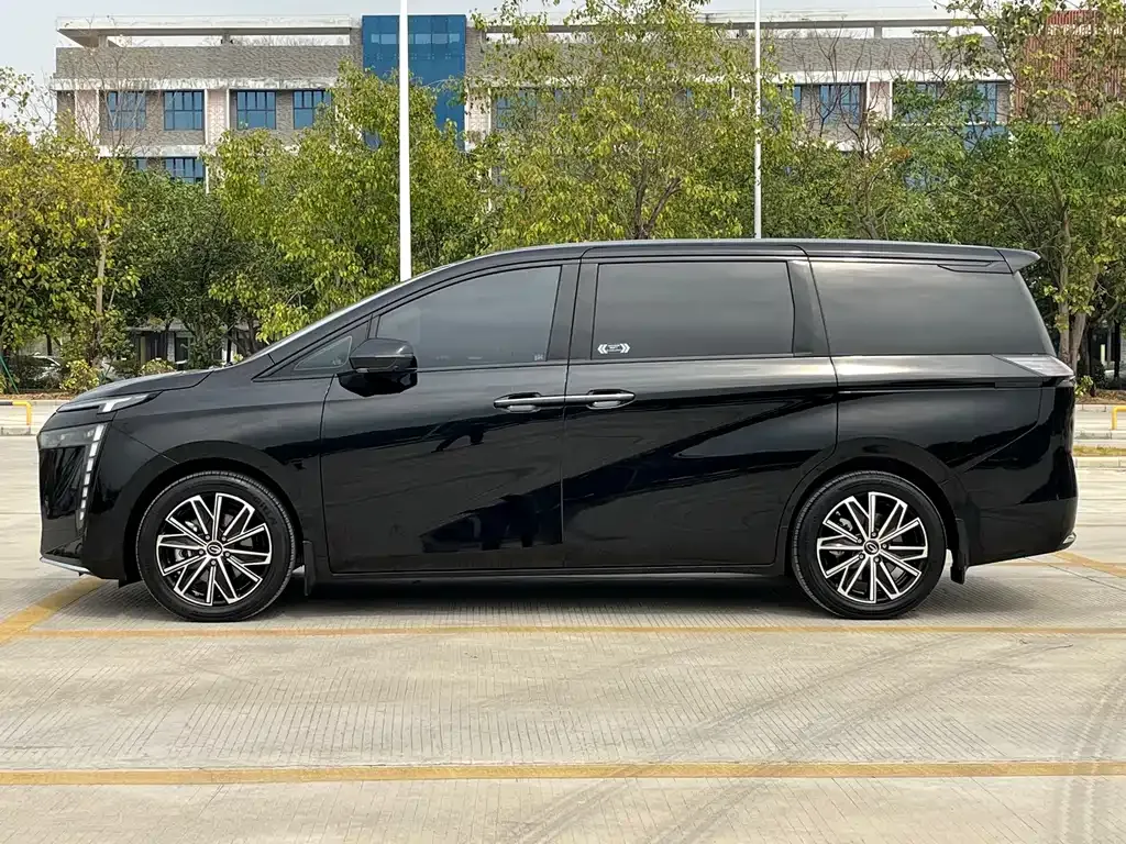 GAC Motor Trumpchi E8 — фото 7