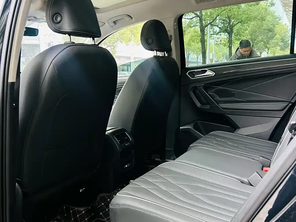 Volkswagen Tiguan L 2024 из CN, фото 4