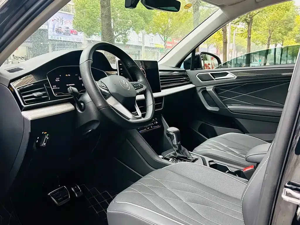 Volkswagen Tiguan L 2024 из CN, фото 3