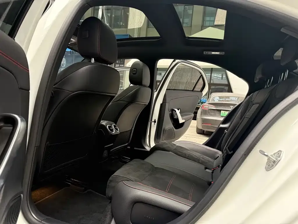 Mercedes-Benz A-Class 2024 из CN, фото 4