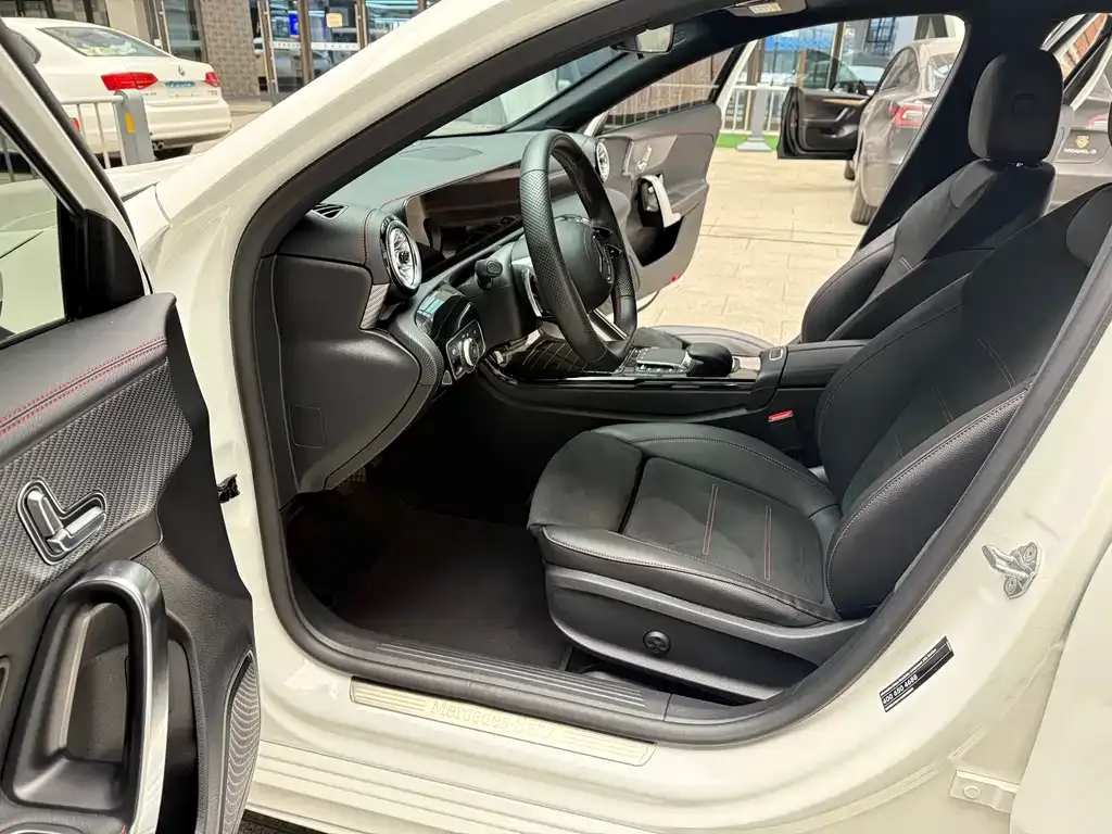 Mercedes-Benz A-Class 2024 из CN, фото 10