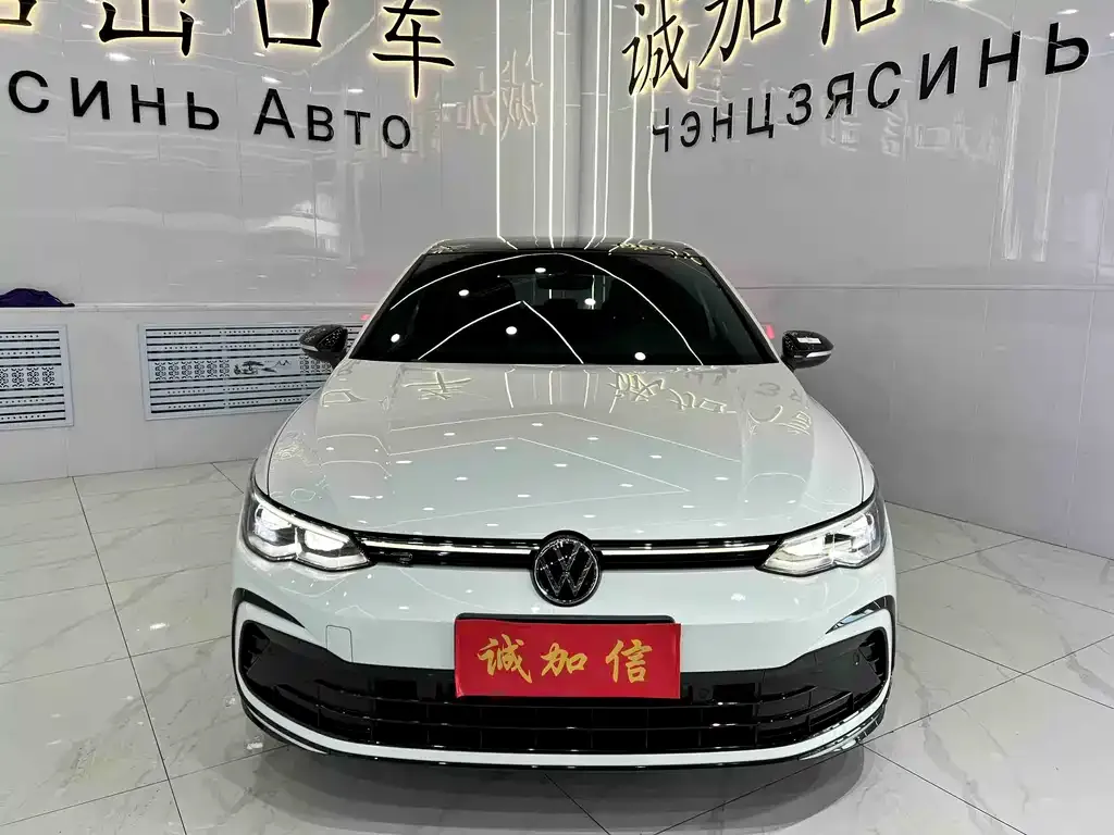 Volkswagen Golf 2023 из CN, фото 3