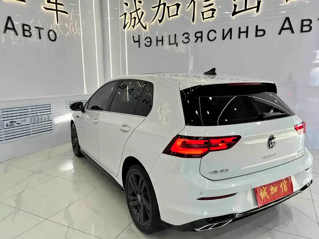 Volkswagen Golf 2023 из CN, фото 5