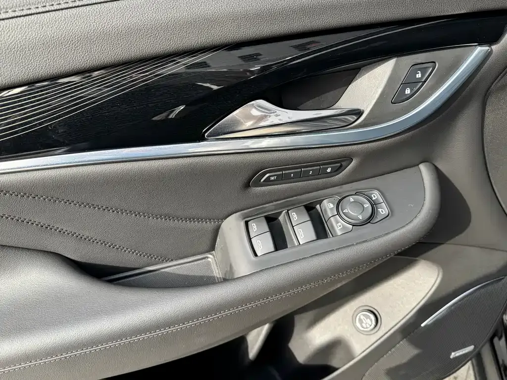 Buick Enclave 2023 из CN, фото 10