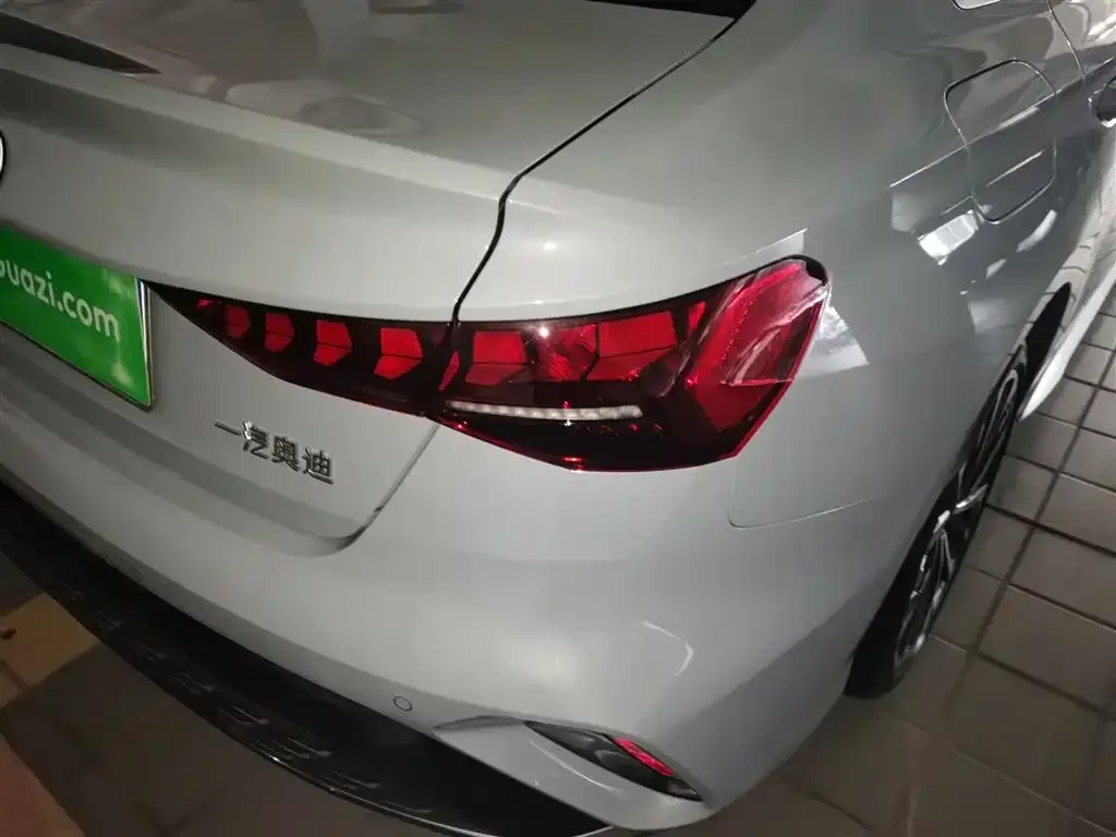 Audi A3 2024 из CN, фото 2