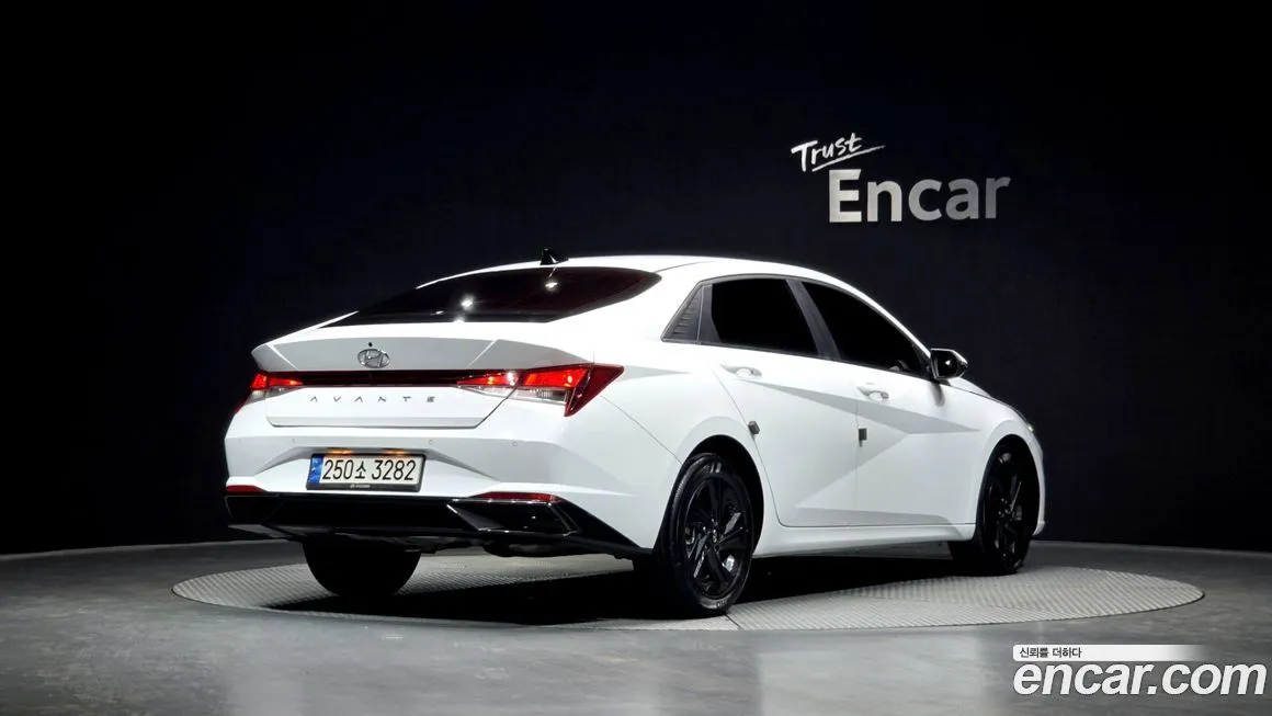 Hyundai AVANTE — фото 2