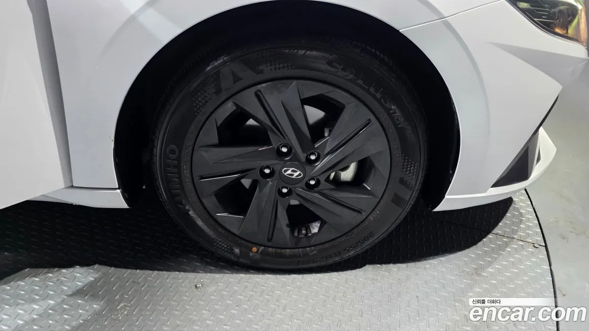 Hyundai AVANTE — фото 4