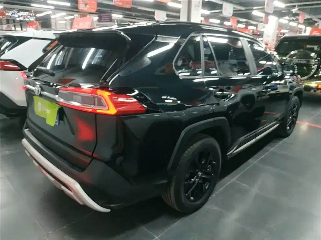 Toyota Wildlander 2023 из CN, фото 5
