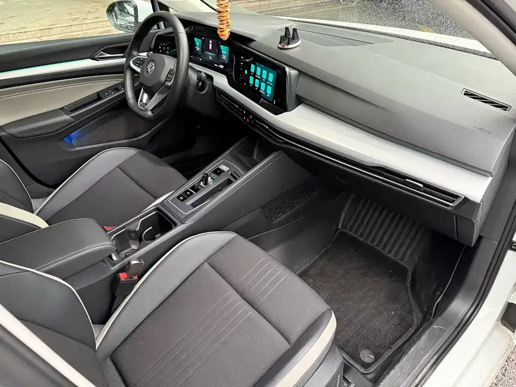 Volkswagen Golf 2021 из CN, фото 5