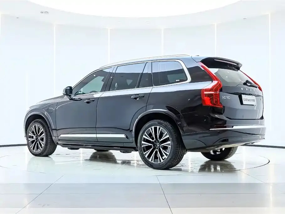 Volvo XC90 PHEV — фото 8