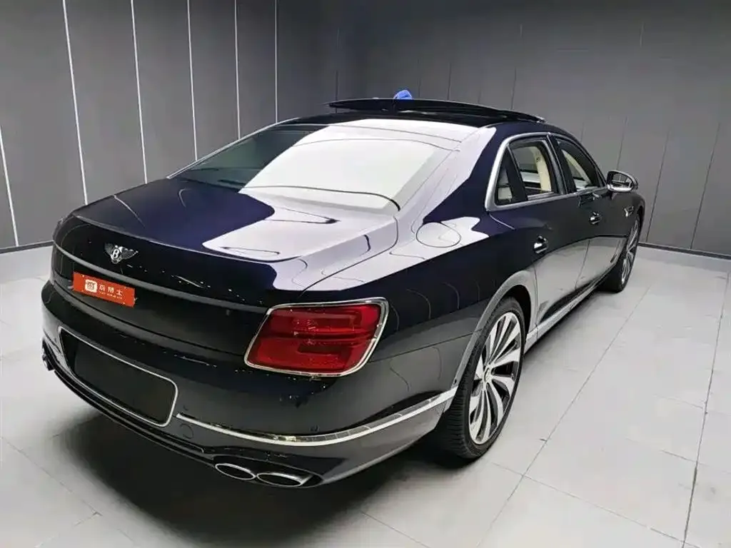 Bentley Flying Spur 2023 из CN, фото 7