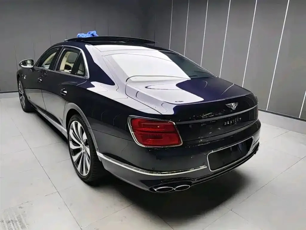 Bentley Flying Spur 2023 из CN, фото 3