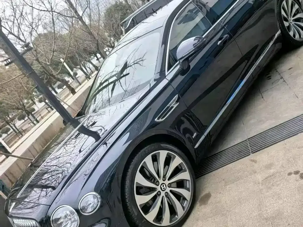 Bentley Flying Spur 2023 из CN, фото 9
