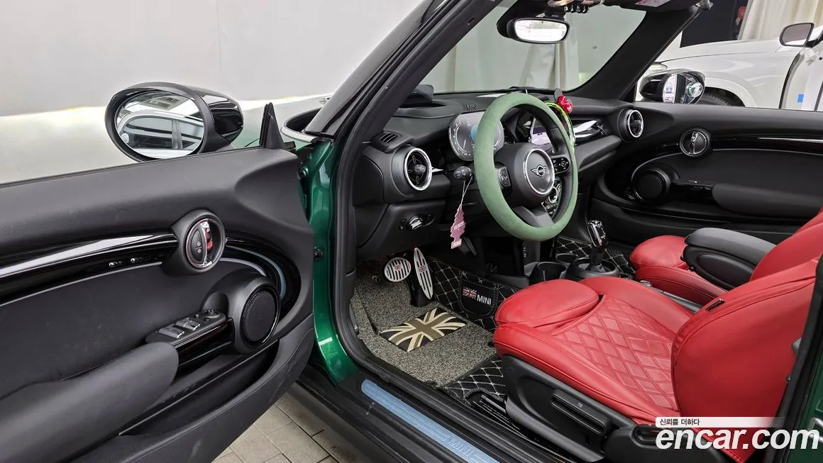 Mini Cooper Convertible 2022 из KR, фото 8