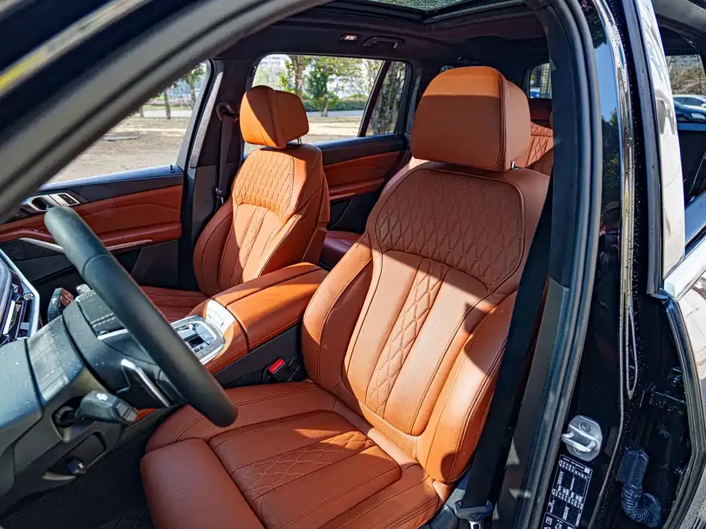BMW X7 2024 из CN, фото 2