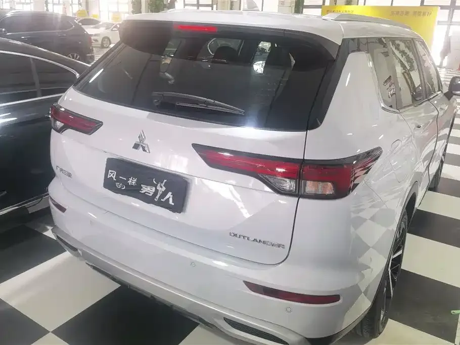 Mitsubishi Outlander 2024 из CN, фото 4
